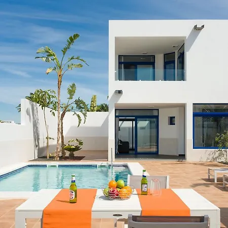 De La Marina Villa *