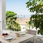 De La Marina Villa