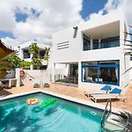 De La Marina Villa