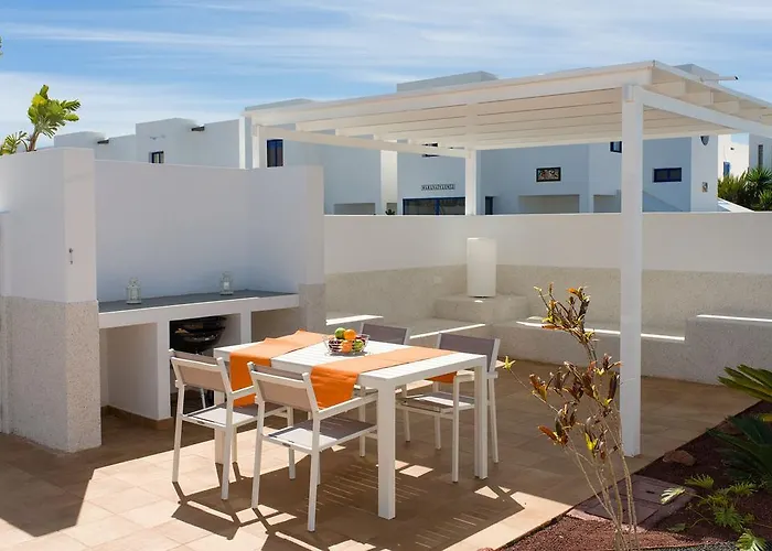 De La Marina Villa *