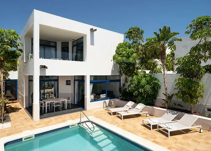 De La Marina Playa Blanca (Lanzarote)