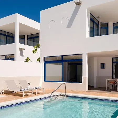 De La Marina Villa *